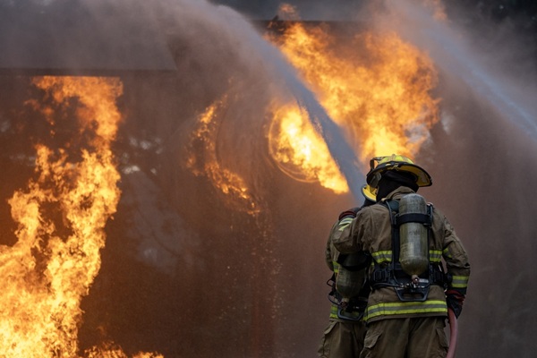 Incendies : le délai de demande d’activité partielle est porté à 45 jours